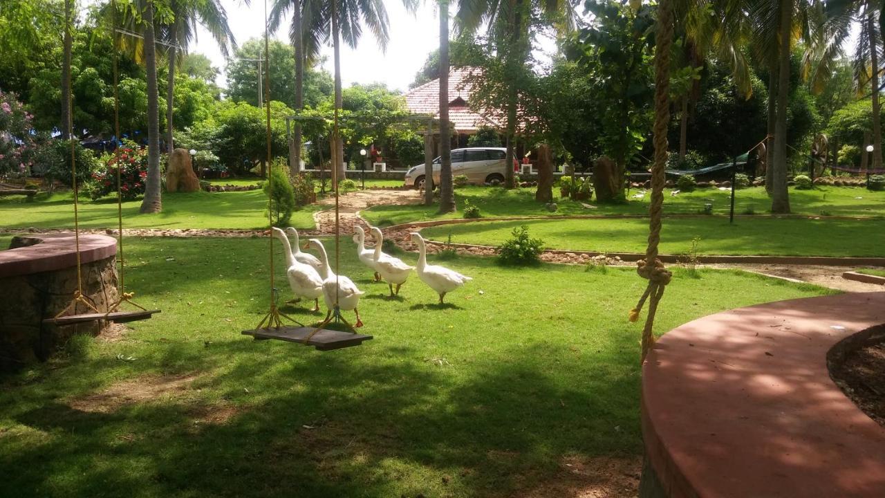 Mango Village Farm House Nelliyampathy Exterior photo